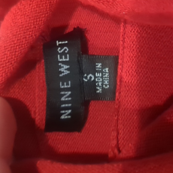 Red turtleneck - Picture 2 of 2